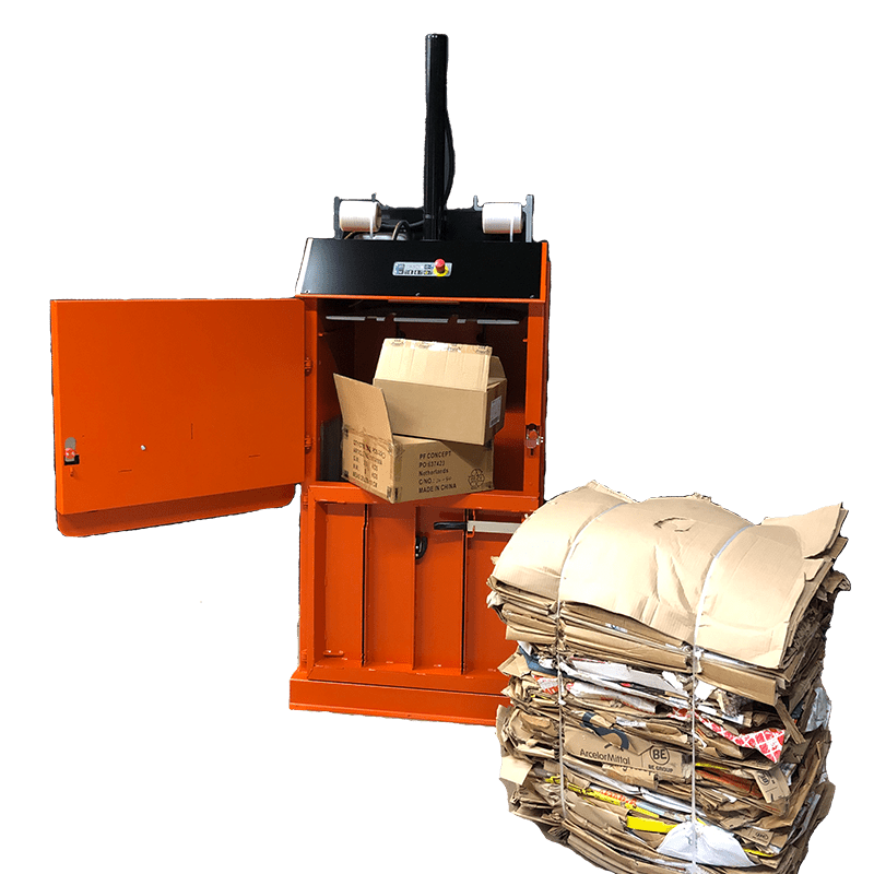 ORWAK COMPACT 3075 – Kartonballen vor der Ballenpresse