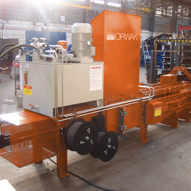 ORWAK HORIZONTAL 2050 AT – automatische Ballenpresse mit Fördertechnik, Lageransicht